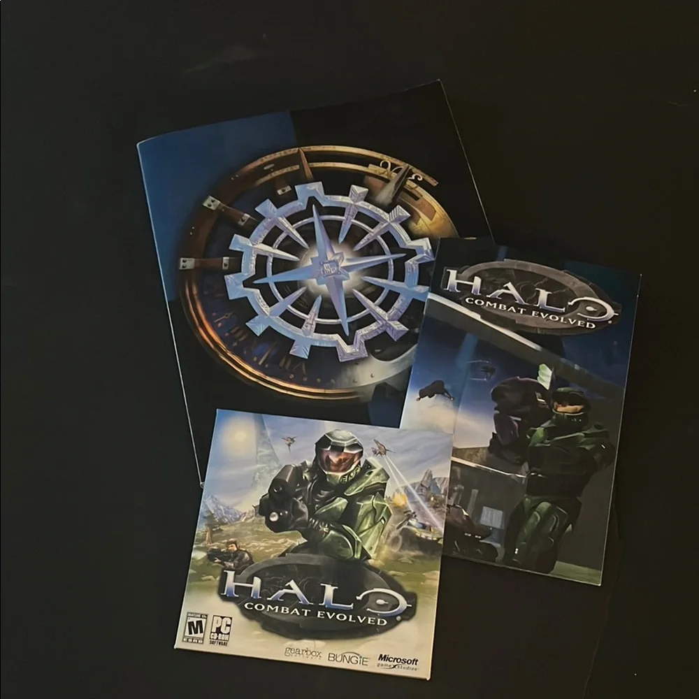 Halo Combat Evolved Game Manuals - Picture 1 of 2